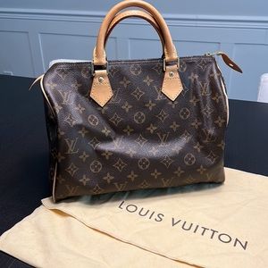 Louis Vuitton Speedy 30 like New rarely used includes lock and dust bag